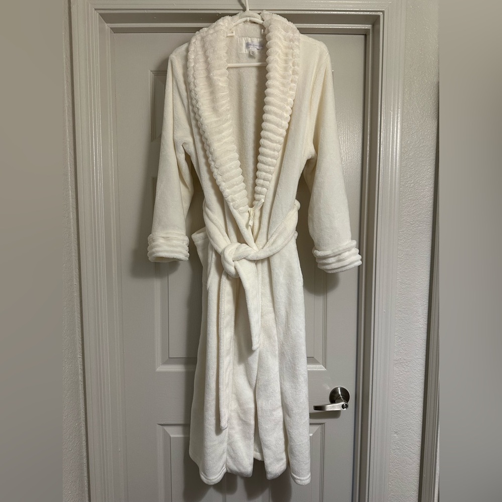 Carole Hochman Luxurious Cream Robe